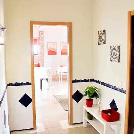 Lejlighed Fantastic With Pool In An Ideal Location - *