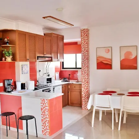 Fantastic With Pool In An Ideal Location - *