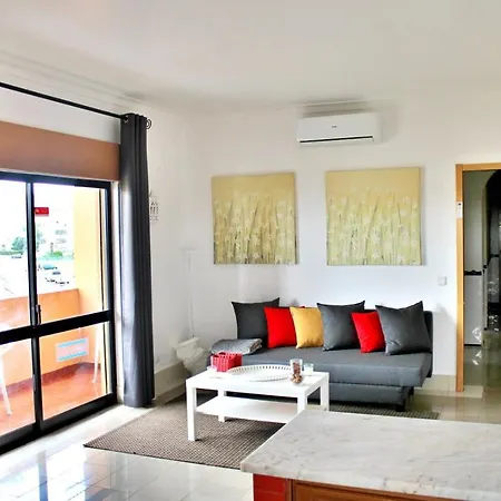 Fantastic With Pool In An Ideal Location - * Albufeira
